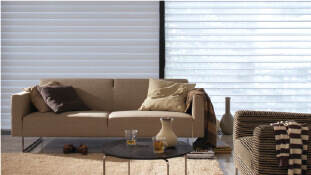 BLINDS/ROLL SCREENS