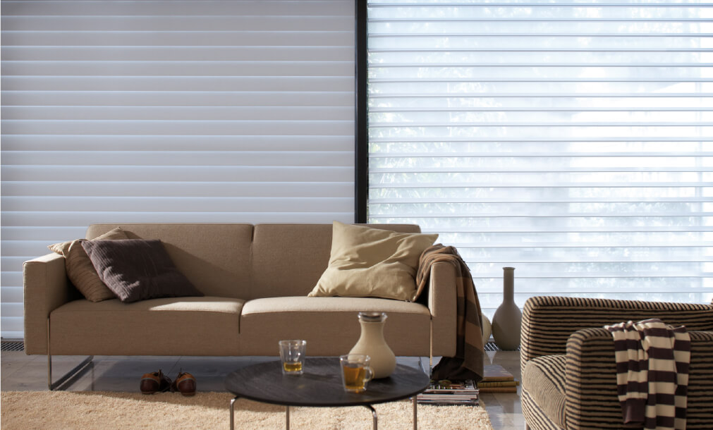 ブラインド/ロールスクリーン