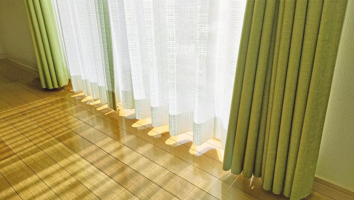 グリーンのオーダーカーテンで癒し空間を演出！遮光や防炎、UVカットの選び方徹底解説