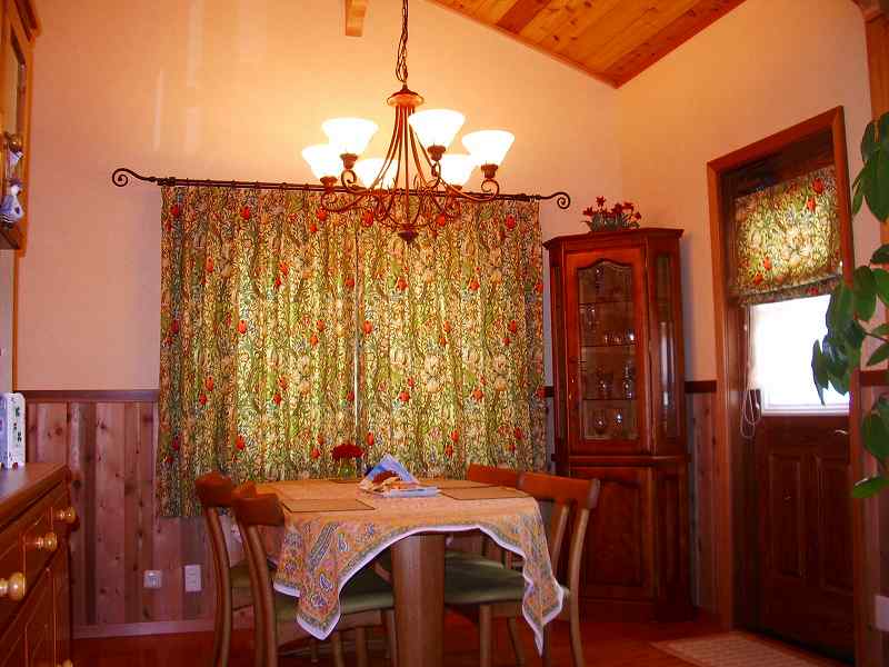 モリス｜アイアンレール｜木の邸宅