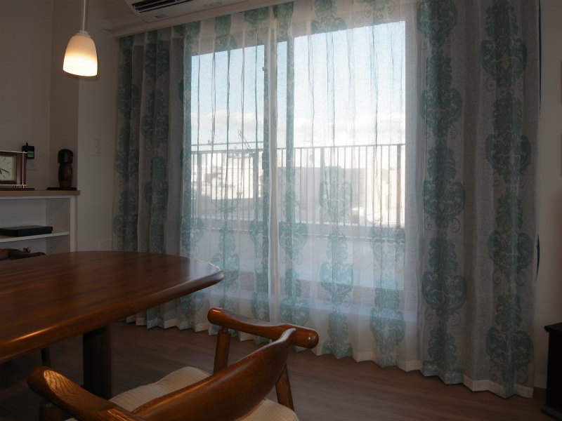 レースをメインに｜カメンゴ　カサマンス｜リネンプリント　シアー