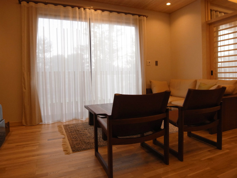 クリエーションバウマン｜フラットカーテン｜フロントレース